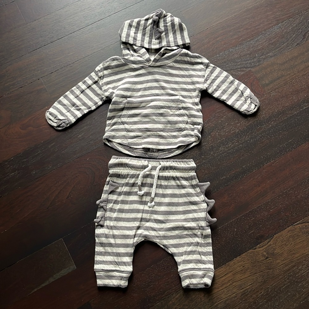 Tucker + Tate stripe Dino spike 2 piece outfit